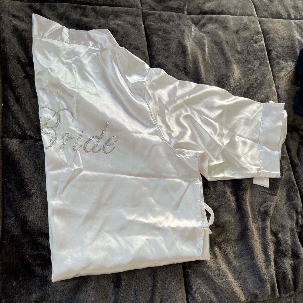 David’s Bridal Double Rhinestone Bride Satin Robe - Picture 7 of 10